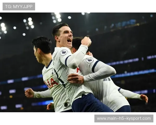 曼联全员备战热刺，年轻力量成为战术核心